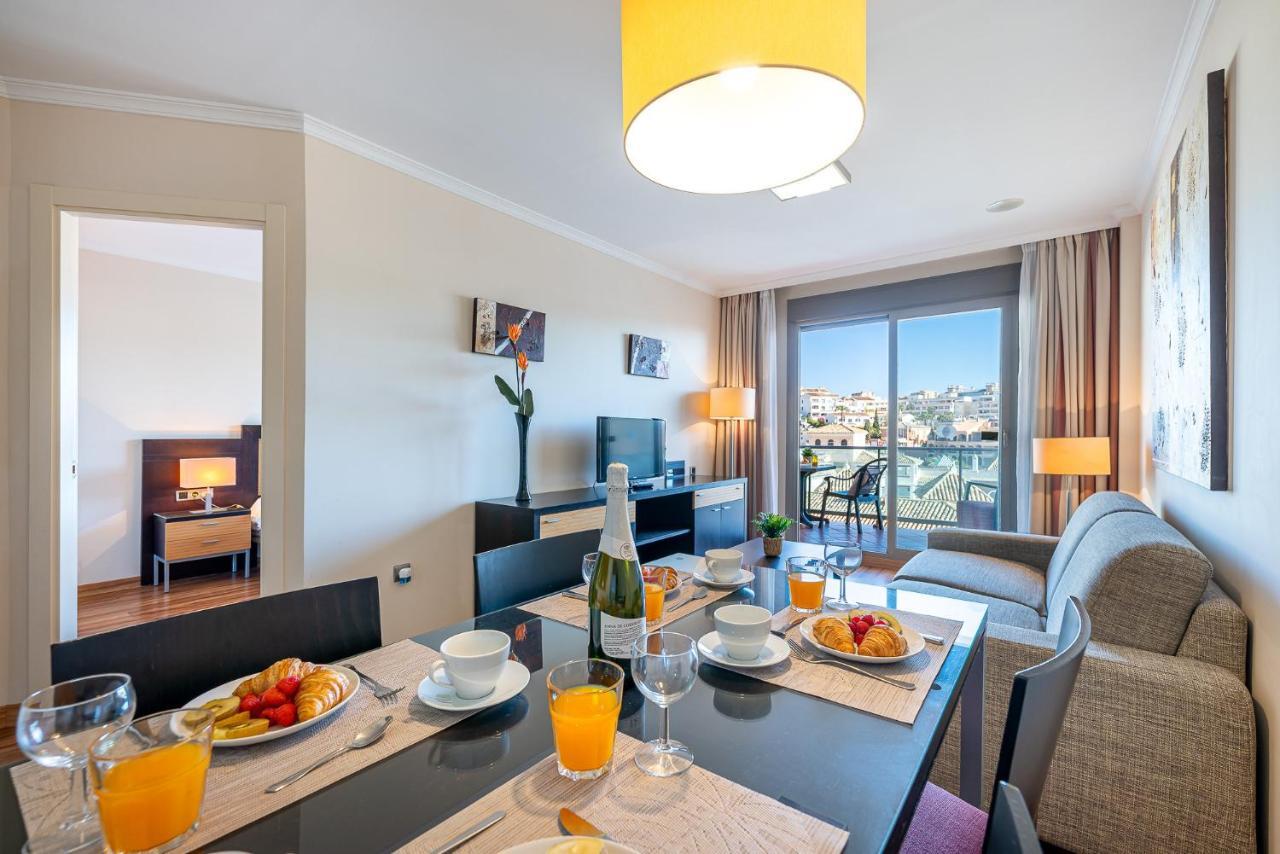 797 Holiday Rentals - Arcosur1- Moderno Apartamento Con Terraza Y Vistas Benalmádena Kültér fotó